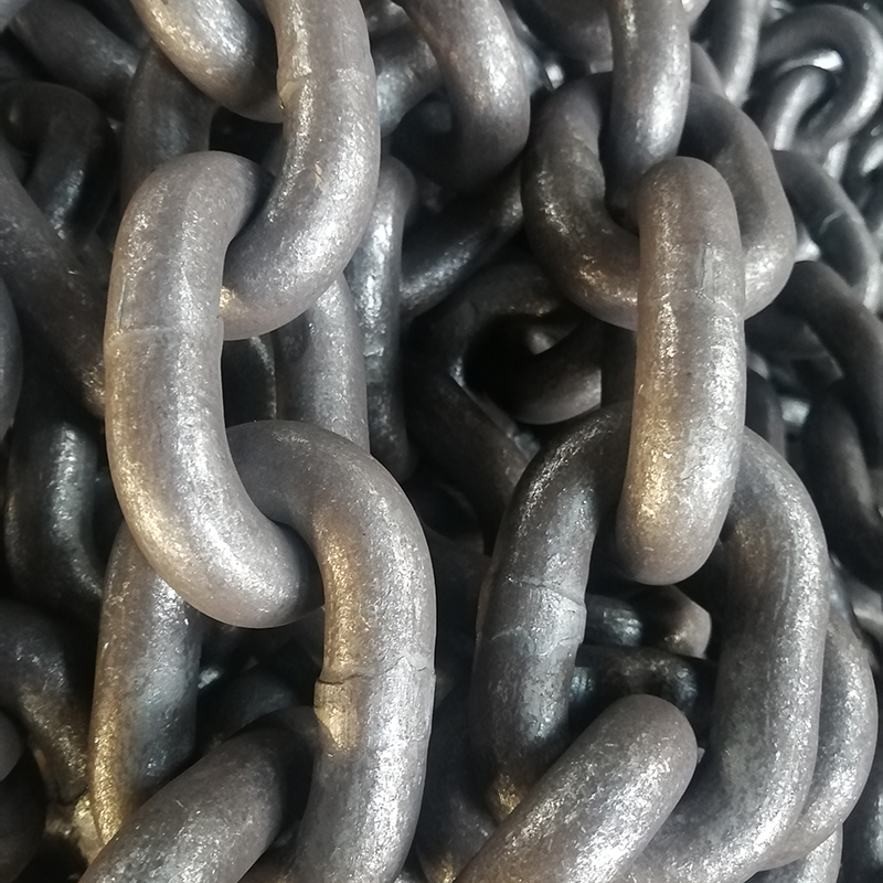Черненая высокопрочная подъемная цепь G80, специально разработанная для подъемных работ в портах и доках