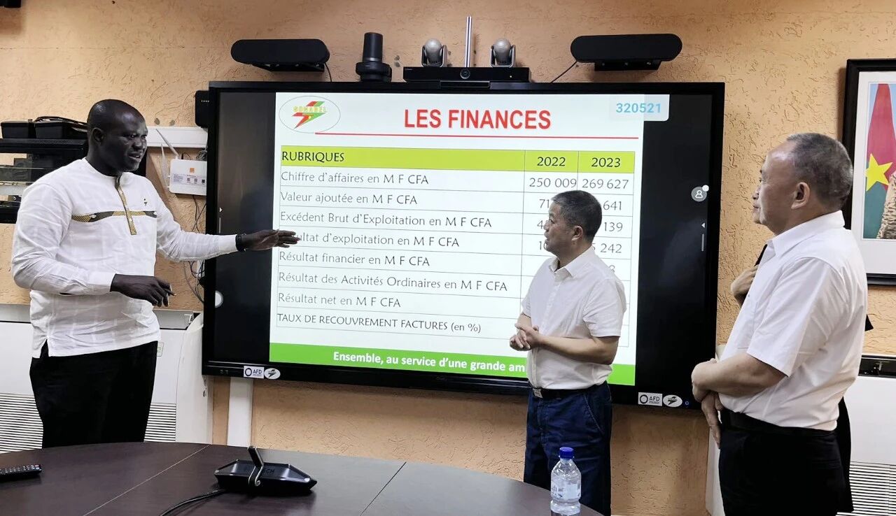 SONABEL и  Хуаси Энерджи объединяют усилия, чтобы открыть новую главу в истории «зеленой» экономики Буркина-Фасо