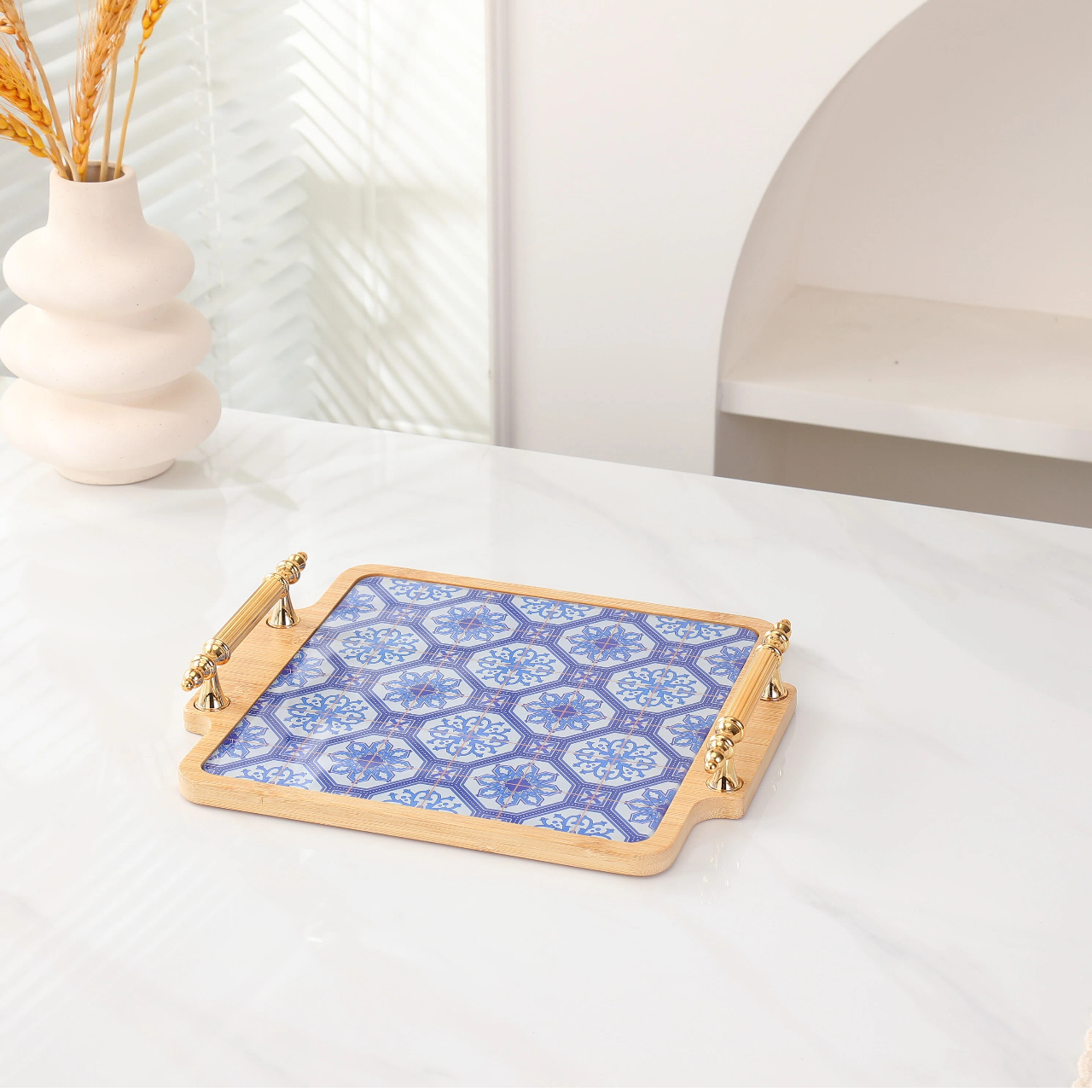 Поднос с ручками, декоративный поднос в китайском фарфоровом стиле с сине-белыми пионами, подходит для кухни, обеденного стола, туалетного столика, офиса и дома.