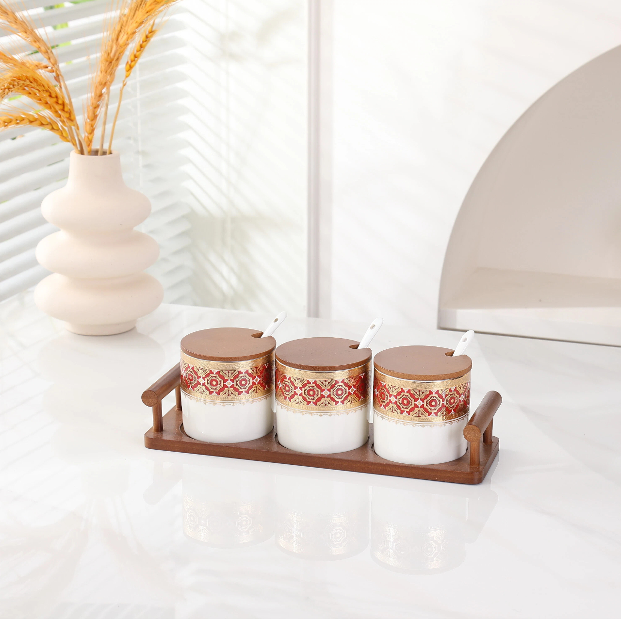 Оптовая продажа кухонных контейнеров для хранения, керамических банок с крышками для хранения специй на плите или кухонном столе.