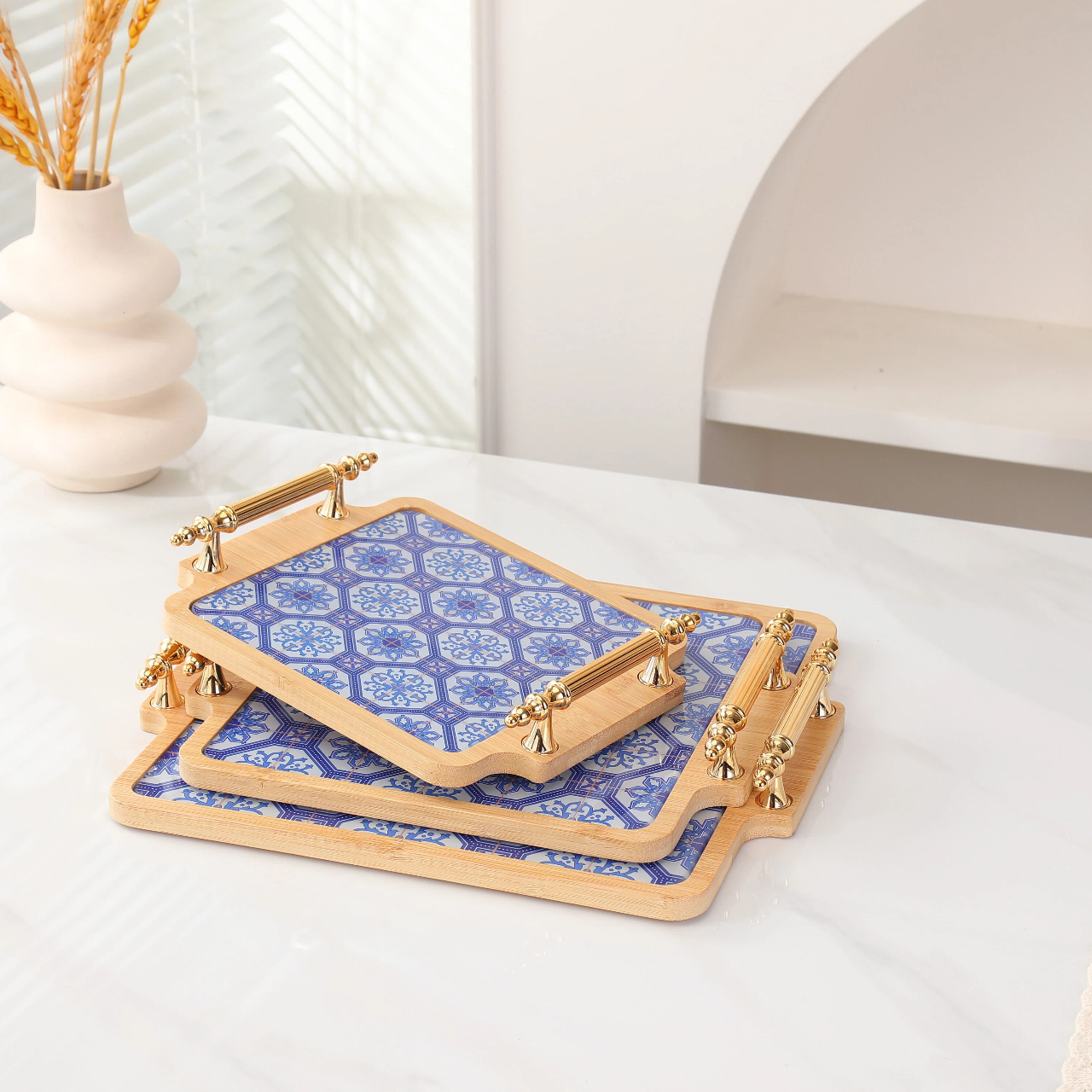 Поднос с ручками, декоративный поднос в китайском фарфоровом стиле с сине-белыми пионами, подходит для кухни, обеденного стола, туалетного столика, офиса и дома.