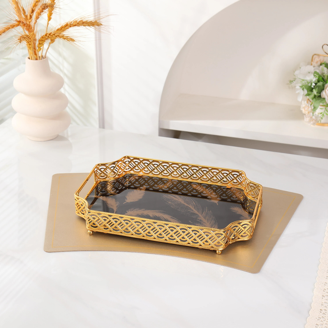 Вместительный зеркальный поднос из кованого железа в стиле ретро