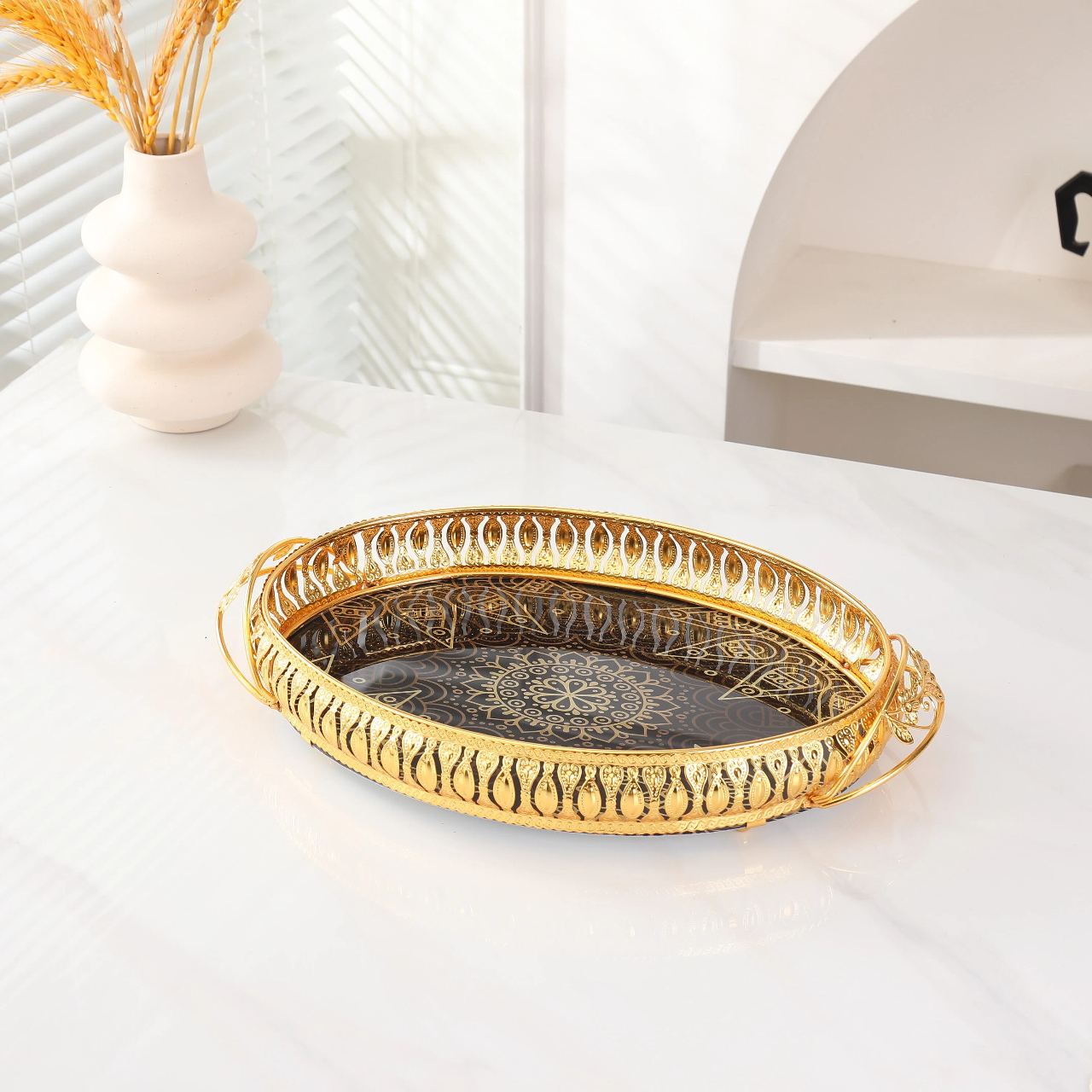 Вместительный зеркальный поднос из кованого железа в стиле ретро