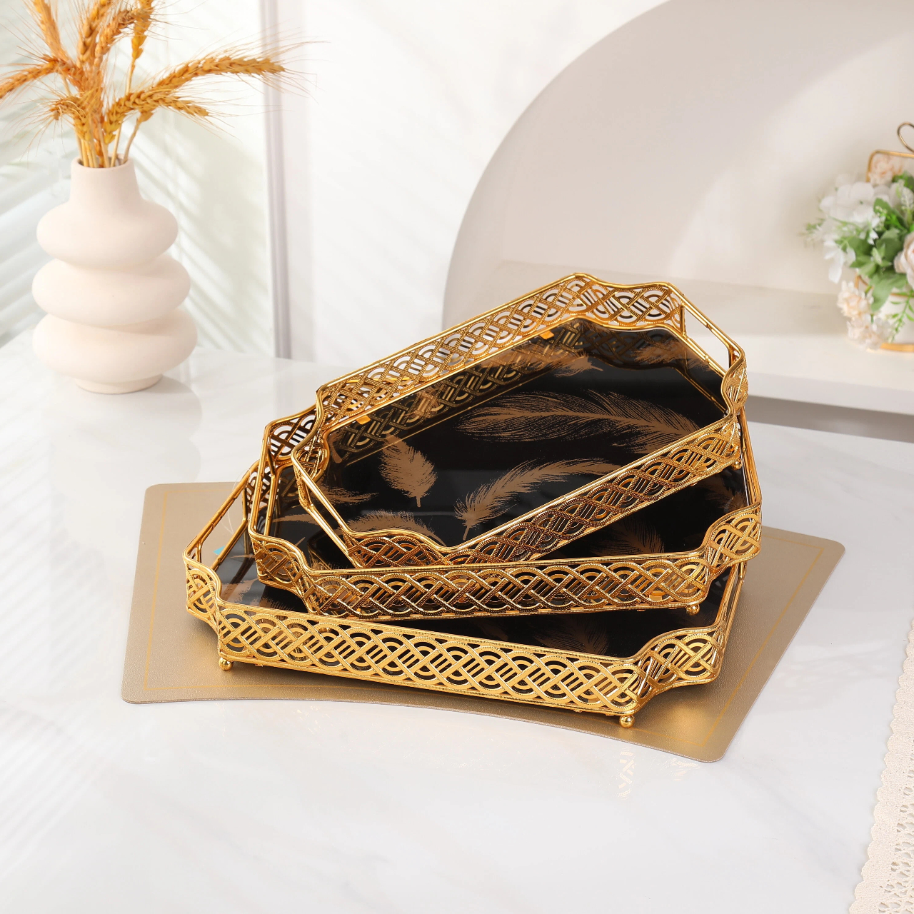 Вместительный зеркальный поднос из кованого железа в стиле ретро