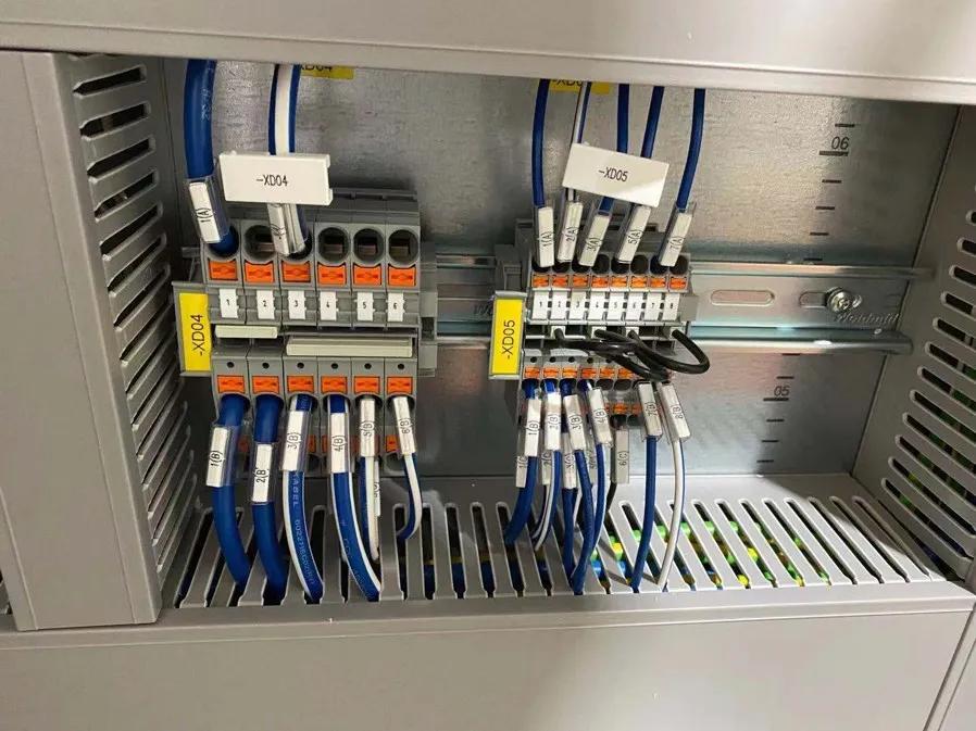 Клеммные колодки TOPJOB® S от WAGO, монтируемые на рейку, обеспечивают стабильное подключение к электросети распределительного шкафа