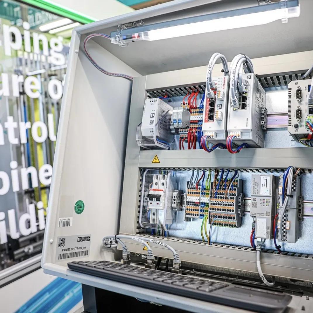 Шкаф управления Phoenix Contact