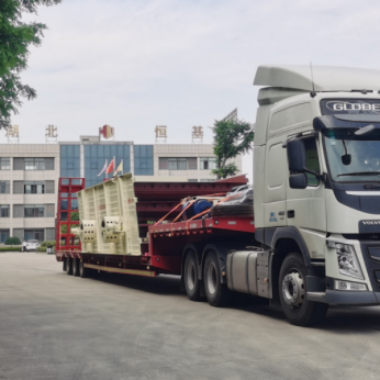 Компания Hengji Intelligent Manufacturing возобновляет работу! Высокоэффективные вибрационные грохоты партиями отгружаются в провинцию Хунань.