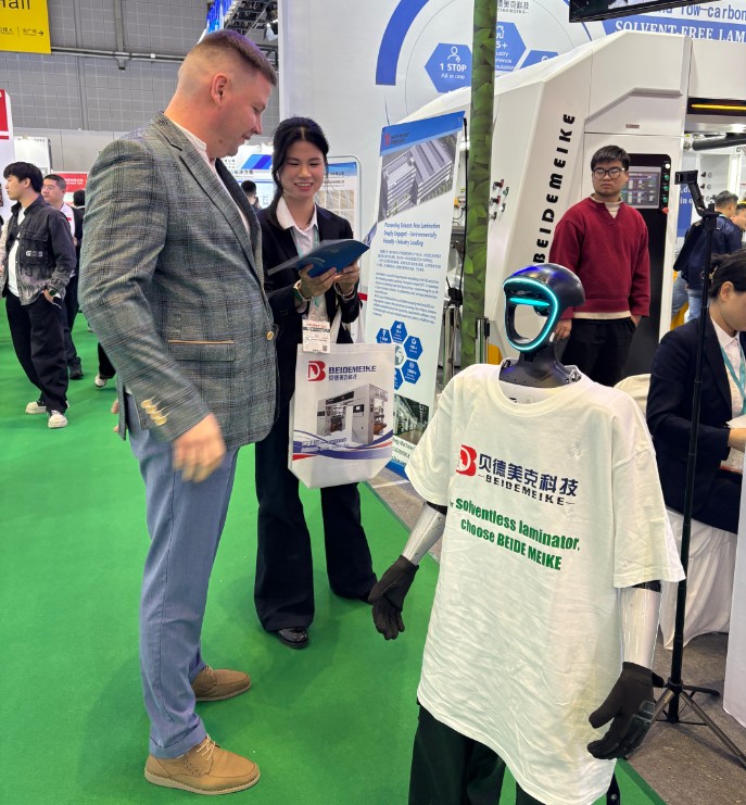 Бессольвентная ламинационная машина423 (6)