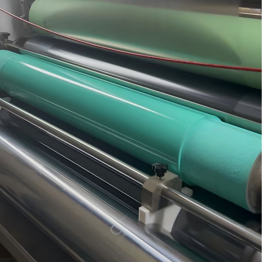 Комплексный анализ процессов нанесения покрытий на ламинирующие машины без растворителей: ключевые технологии, способствующие модернизации экологичной упаковки