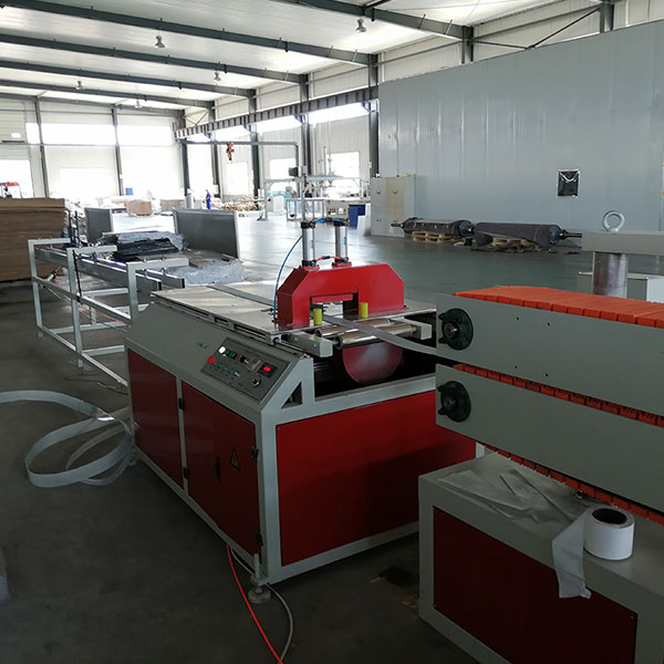 Китай ЭКСТРУЗИОННЫЕ ЛИНИИ ДЛЯ ЛИСТА ВСПЕНЕННОГО ИЗ завод Производитель - Qingdao Xinrui Plastic Machinery Co.,Ltd. - станки листов из- Линия террасная доска ДПК