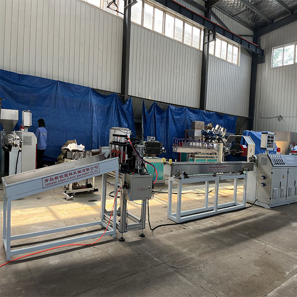 Китай оборудование для производства труб ПВХ Поставщик Производитель - Qingdao Xinrui Plastic Machinery Co.,Ltd. - станки листов из- Линия террасная доска ДПК