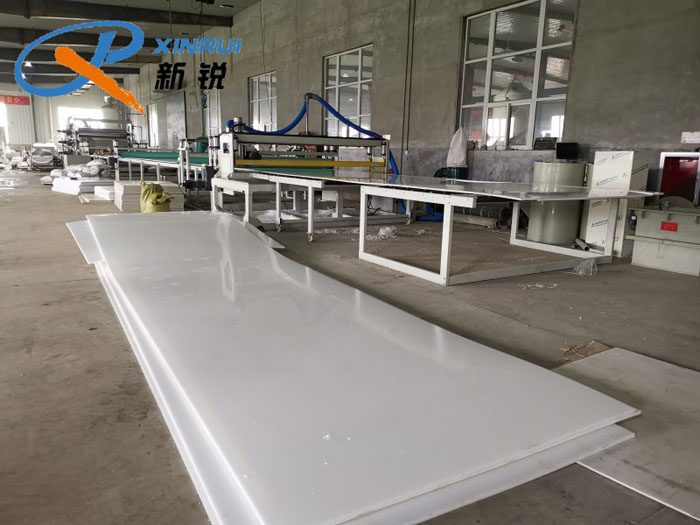 Китай Оборудование для производства толстых листов ПП ПЭ Производитель - Qingdao Xinrui Plastic Machinery Co.,Ltd. - станки листов из- Линия террасная доска ДПК