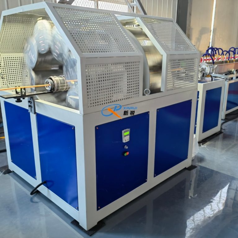 Китай Экструзионная линия по производству армированных шлангов ПВХ 5 слоев 5слой Производитель - Qingdao Xinrui Plastic Machinery Co.,Ltd. - станки листов из- Линия террасная доска ДПК