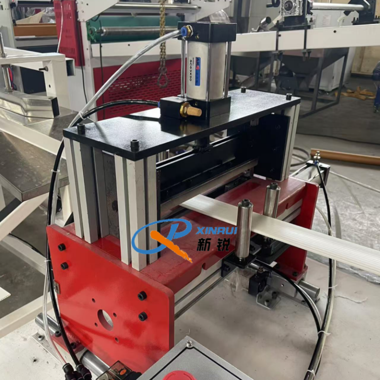 Китай Линия по производству абажуров из ПК Производитель - Qingdao Xinrui Plastic Machinery Co.,Ltd. - станки листов из- Линия террасная доска ДПК