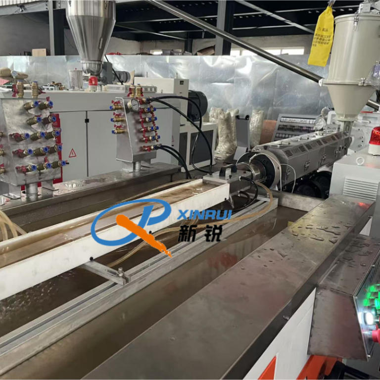 Китай Линия по производству абажуров из ПК Производитель - Qingdao Xinrui Plastic Machinery Co.,Ltd. - станки листов из- Линия террасная доска ДПК