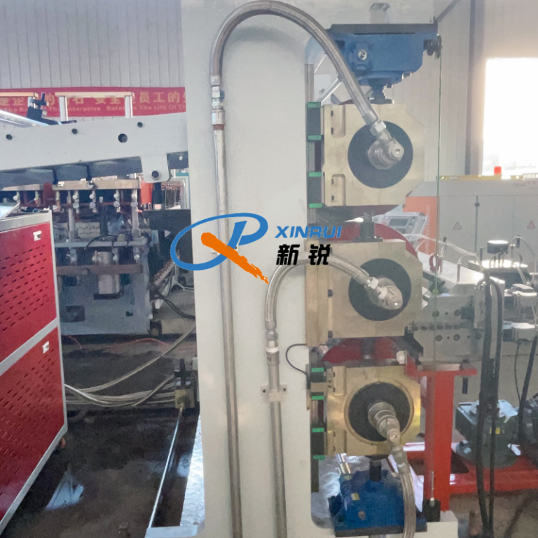 Китай Экструзионная линия для производства панелей туалетных кабин Производитель - Qingdao Xinrui Plastic Machinery Co.,Ltd. - станки листов из- Линия террасная доска ДПК