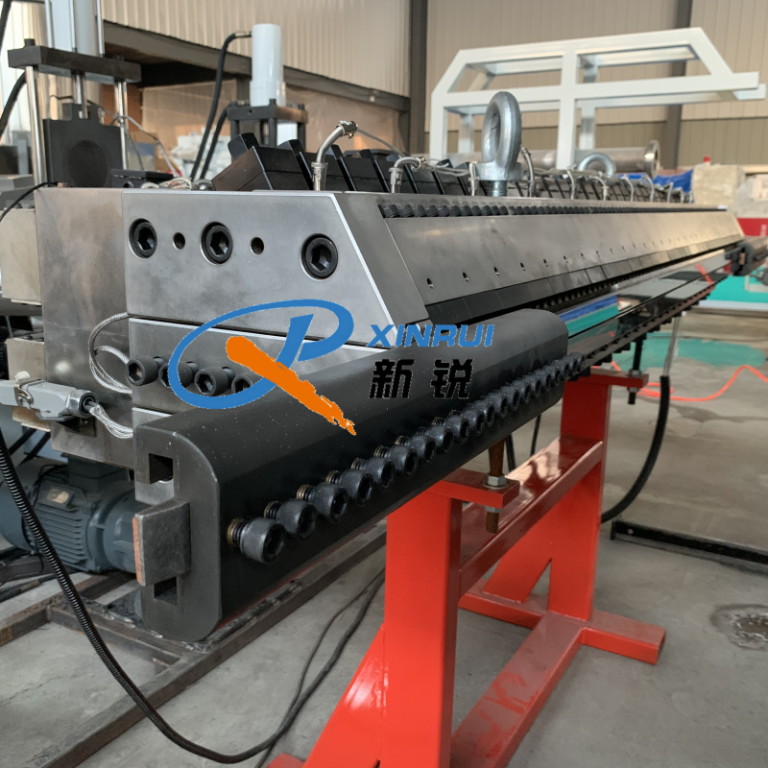 Китай Экструзионная линия для производства панелей туалетных кабин Производитель - Qingdao Xinrui Plastic Machinery Co.,Ltd. - станки листов из- Линия террасная доска ДПК