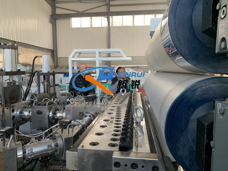 Китай Экструзионные линии пленка абс завод Производитель - Qingdao Xinrui Plastic Machinery Co.,Ltd. - станки листов из- Линия террасная доска ДПК