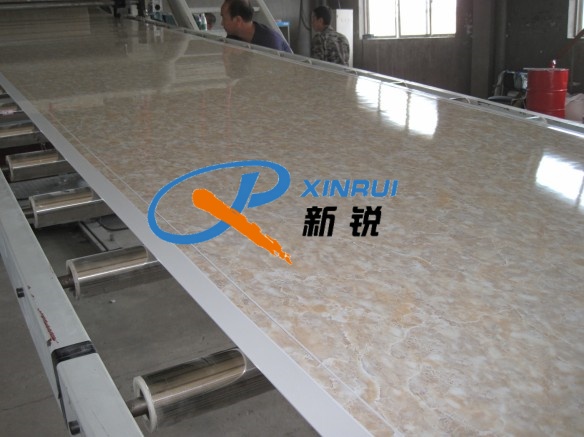 Китай Оборудование для производства искусственного мрамора Производитель - Qingdao Xinrui Plastic Machinery Co.,Ltd. - станки листов из- Линия террасная доска ДПК