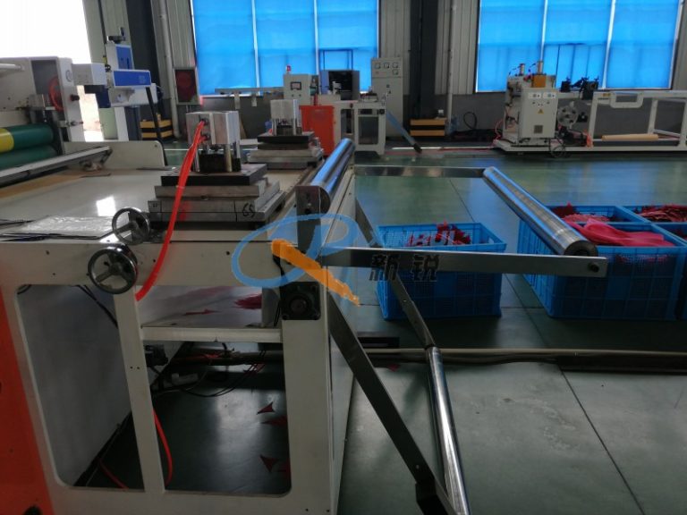 Китай Оборудование для изготовления листов из PC PMMA GPPS ABS Производитель - Qingdao Xinrui Plastic Machinery Co.,Ltd. - станки листов из- Линия террасная доска ДПК