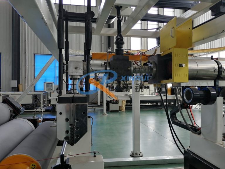 Китай Оборудование для изготовления плёнка ПЭТ Производитель - Qingdao Xinrui Plastic Machinery Co.,Ltd. - станки листов из- Линия террасная доска ДПК