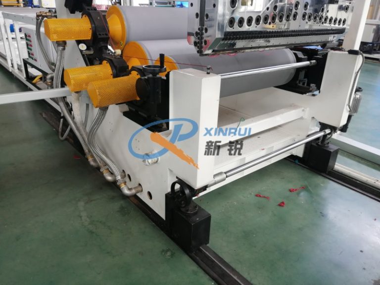 Китай Оборудование для изготовления плёнка ПЭТ Производитель - Qingdao Xinrui Plastic Machinery Co.,Ltd. - станки листов из- Линия террасная доска ДПК