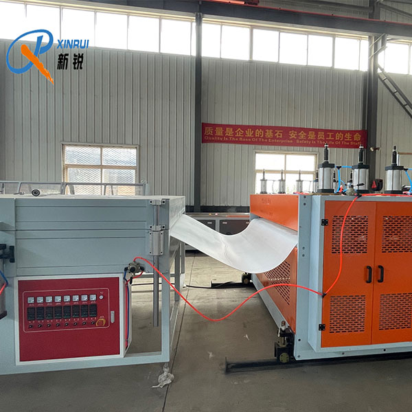 Китай Экструзионная линия производства сотового листа из ПП Производитель - Qingdao Xinrui Plastic Machinery Co.,Ltd. - станки листов из- Линия террасная доска ДПК