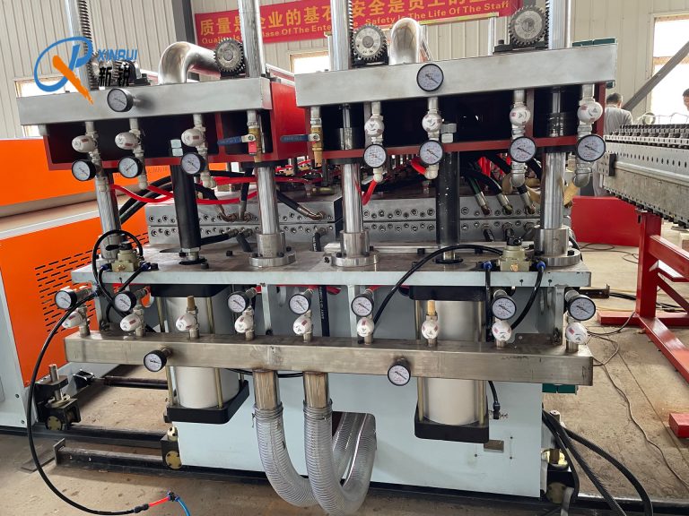 Китай Экструзионная линия производства сотового листа из ПП Производитель - Qingdao Xinrui Plastic Machinery Co.,Ltd. - станки листов из- Линия террасная доска ДПК