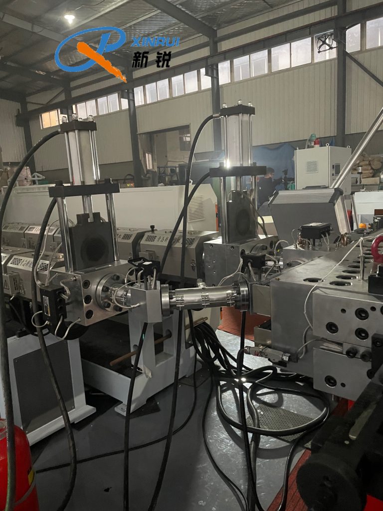 Китай Линия для производства объемной георешетки Производитель - Qingdao Xinrui Plastic Machinery Co.,Ltd. - станки листов из- Линия террасная доска ДПК