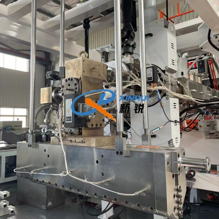 Китай Линия экструзии для производства листов ПП ПЭ ПЭТ Производитель - Qingdao Xinrui Plastic Machinery Co.,Ltd. - станки листов из- Линия террасная доска ДПК