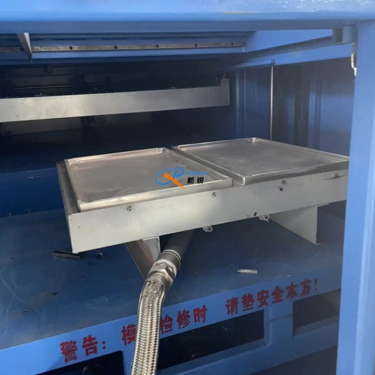 Китай Автоматическая вакуумная машина для производства автомобильных ковриков Производитель - Qingdao Xinrui Plastic Machinery Co.,Ltd. - станки листов из- Линия террасная доска ДПК