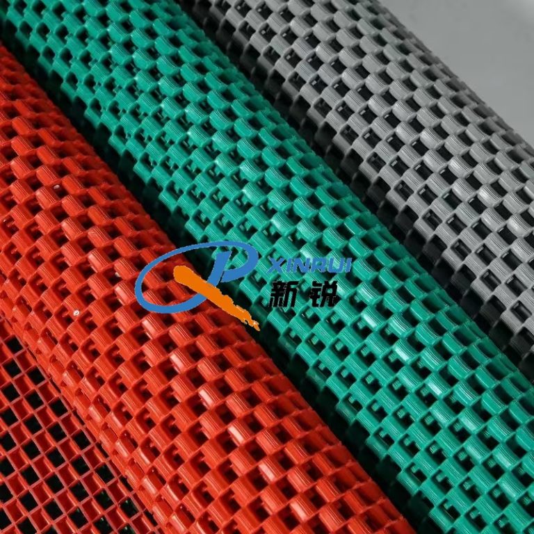 Китай Оборудование для изготовления PVC полых цепочкообразных коврик Производитель - Qingdao Xinrui Plastic Machinery Co.,Ltd. - станки листов из- Линия террасная доска ДПК