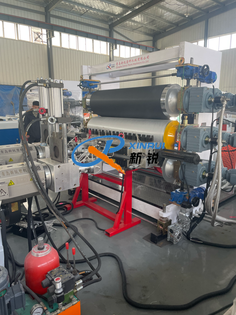 Китай Линия для производства объемной георешетки Производитель - Qingdao Xinrui Plastic Machinery Co.,Ltd. - станки листов из- Линия террасная доска ДПК