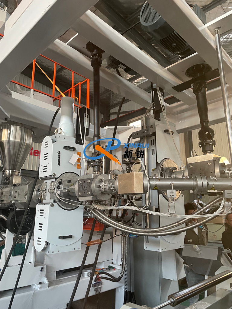 Китай Линия экструзии для производства листов ПП ПЭ ПЭТ Производитель - Qingdao Xinrui Plastic Machinery Co.,Ltd. - станки листов из- Линия террасная доска ДПК