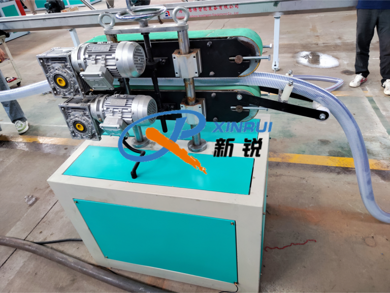 Китай Линия по производству армированных шлангов из ПВХ Производитель - Qingdao Xinrui Plastic Machinery Co.,Ltd. - станки листов из- Линия террасная доска ДПК