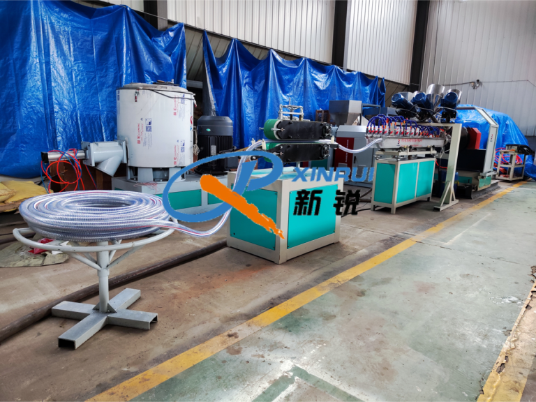 Китай Линия по производству армированных шлангов из ПВХ Производитель - Qingdao Xinrui Plastic Machinery Co.,Ltd. - станки листов из- Линия террасная доска ДПК