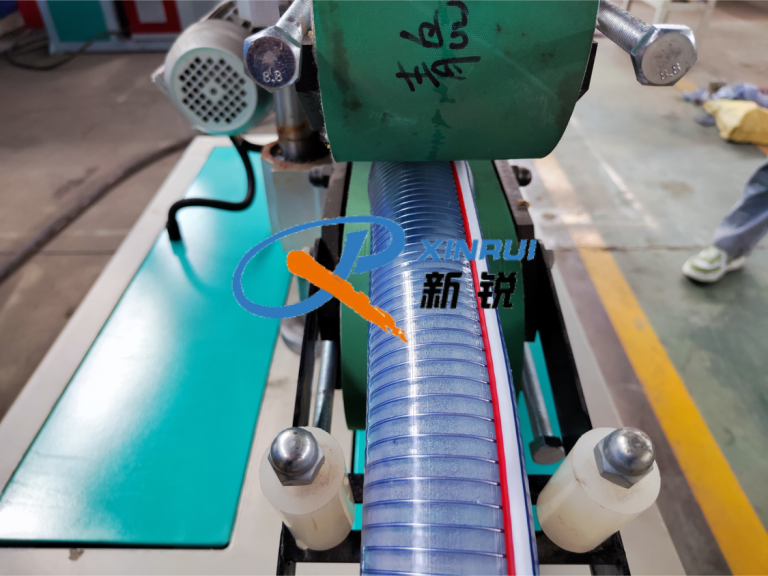 Китай Линия по производству армированных шлангов из ПВХ Производитель - Qingdao Xinrui Plastic Machinery Co.,Ltd. - станки листов из- Линия террасная доска ДПК