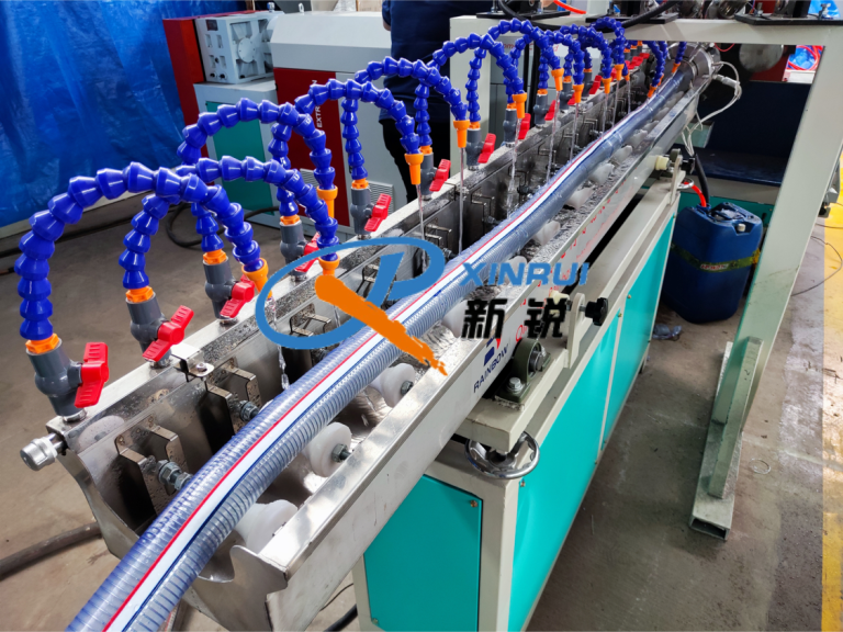 Китай Линия по производству армированных шлангов из ПВХ Производитель - Qingdao Xinrui Plastic Machinery Co.,Ltd. - станки листов из- Линия террасная доска ДПК