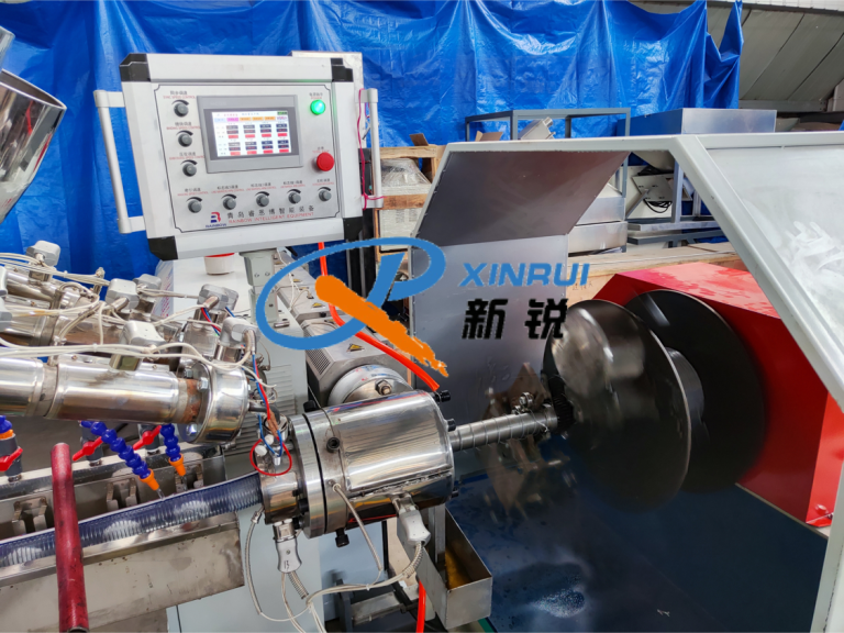 Китай Линия по производству армированных шлангов из ПВХ Производитель - Qingdao Xinrui Plastic Machinery Co.,Ltd. - станки листов из- Линия террасная доска ДПК