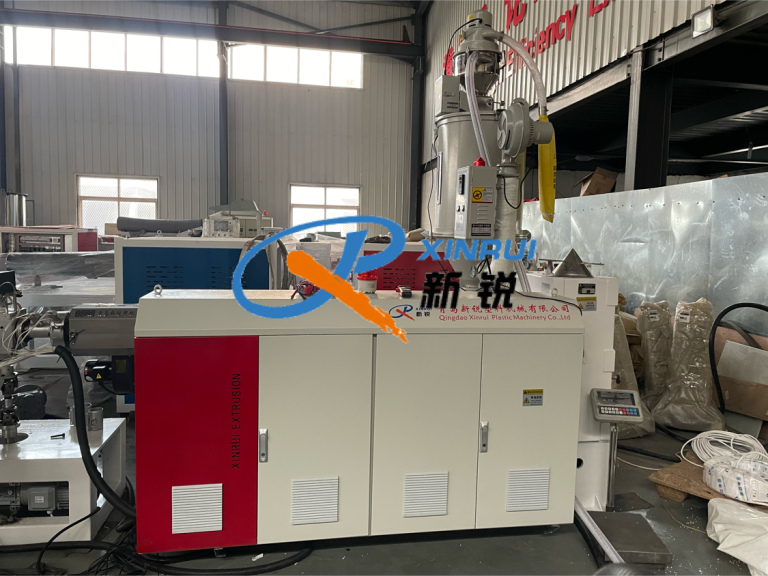 Китай Линия по производству сотовых профили ПП Производитель - Qingdao Xinrui Plastic Machinery Co.,Ltd. - станки листов из- Линия террасная доска ДПК