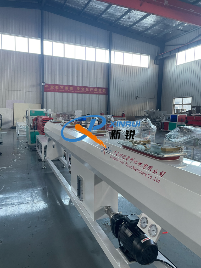 Китай Оборудование для производства труб из пп пэ Производитель - Qingdao Xinrui Plastic Machinery Co.,Ltd. - станки листов из- Линия террасная доска ДПК