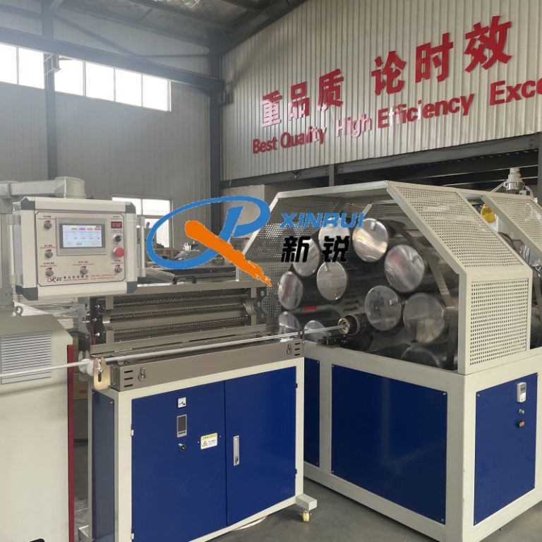 Китай Экструзионная линия по производству шлангов, армированных ПВХ Производитель - Qingdao Xinrui Plastic Machinery Co.,Ltd. - станки листов из- Линия террасная доска ДПК