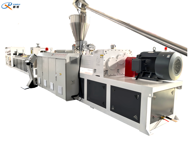 Китай Оборудование для производства ДПК из Китая Производитель - Qingdao Xinrui Plastic Machinery Co.,Ltd. - станки листов из- Линия террасная доска ДПК