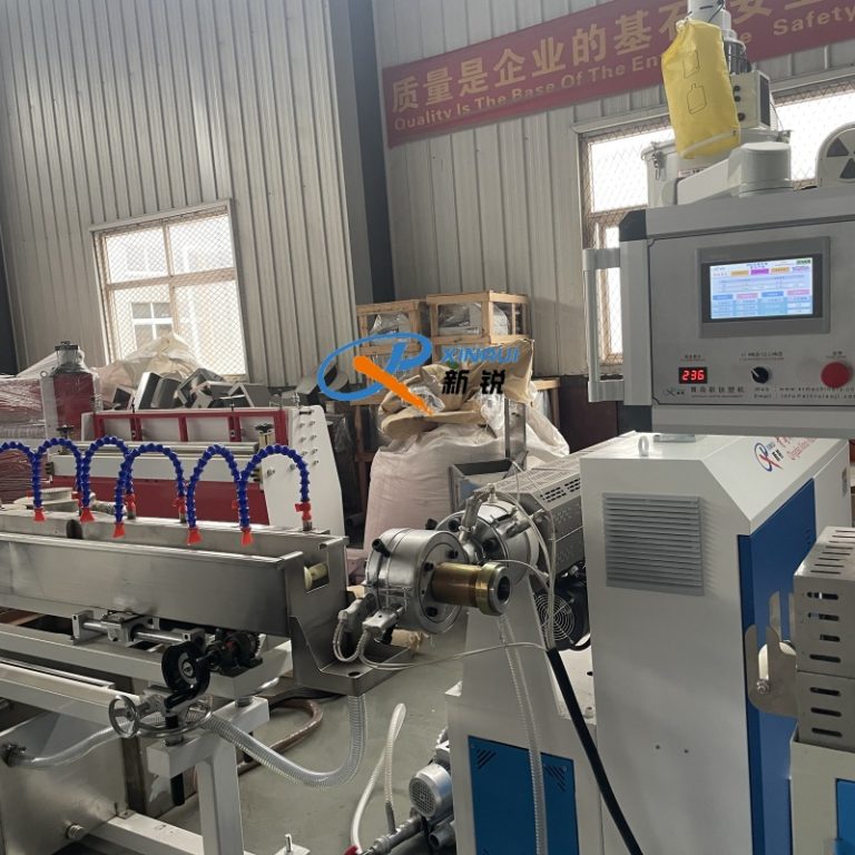 Китай Экструзионные линии по производству резиновых труб TPV Производитель - Qingdao Xinrui Plastic Machinery Co.,Ltd. - станки листов из- Линия террасная доска ДПК