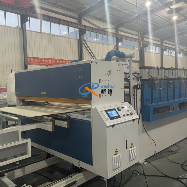 Китай Оборудование для производства листа жесткого из вспененного пвх  Производитель - Qingdao Xinrui Plastic Machinery Co.,Ltd. - станки листов из- Линия террасная доска ДПК