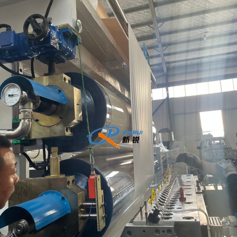 中国 ABS ラミネート家具ボード押出ライン メーカー - 青島 Xinrui プラスチック機械有限公司- WPCデッキボードシートの機械