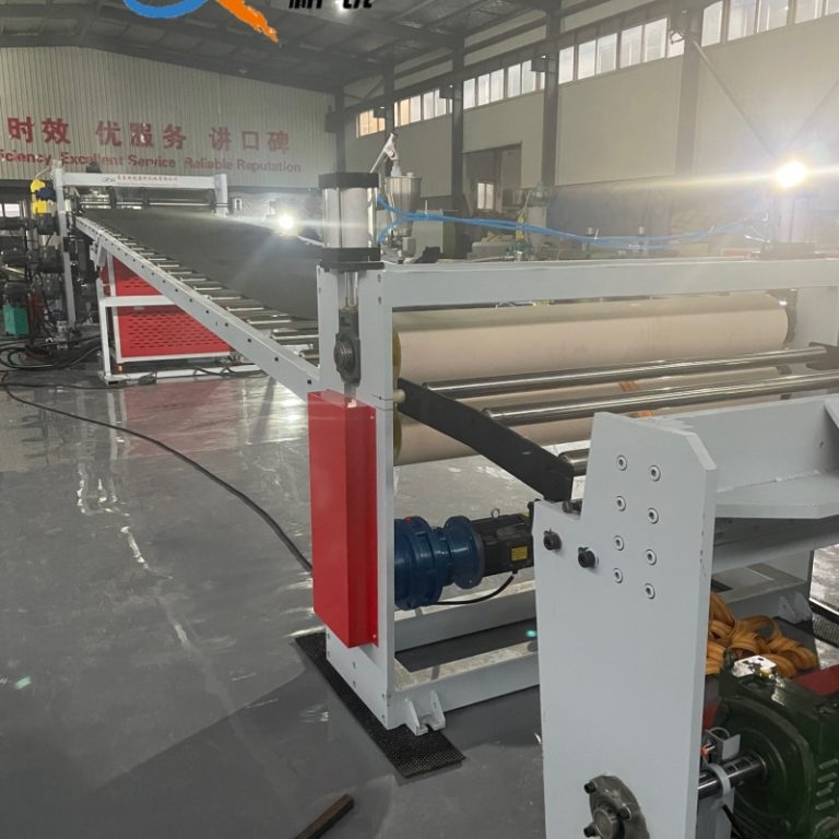 Китай Линия для производства объемной георешетки Производитель - Qingdao Xinrui Plastic Machinery Co.,Ltd. - станки листов из- Линия террасная доска ДПК