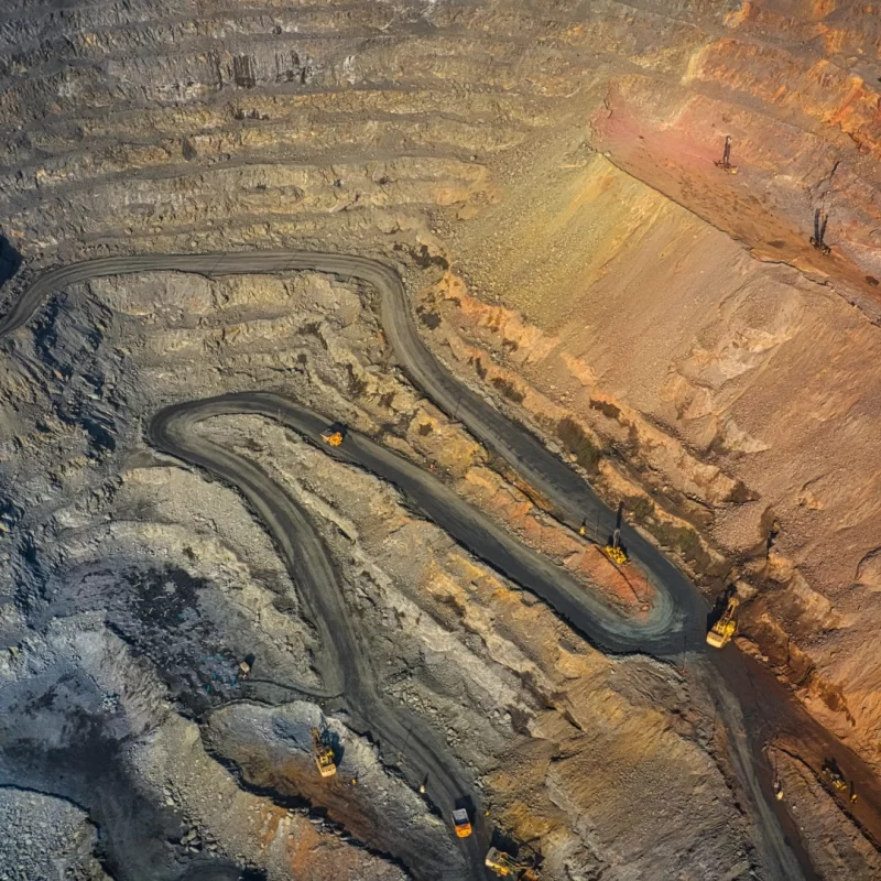 Core Mining Equipment Guide: Crushers, Screening Equipment, Conveyor Belts & Idlers for Efficient Operations