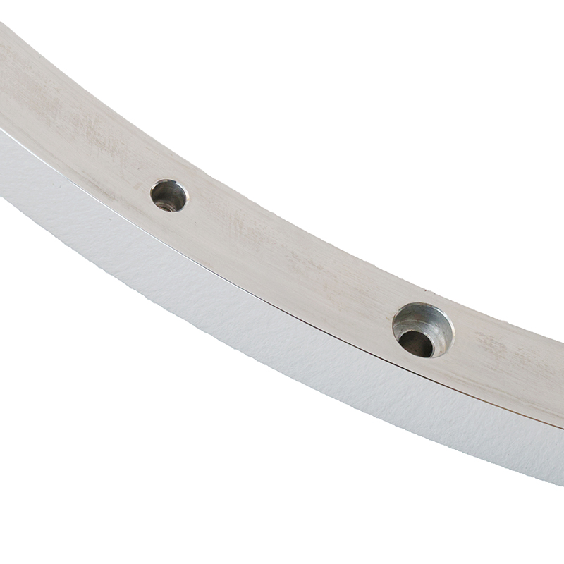 Рельсовая направляющая с оптической шкалой