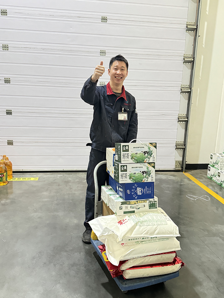 Присоединяйтесь к праздничному застолью и вместе встретим Весенний фестиваль. (4)